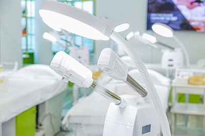 Học tạo mẫu và chăm sóc sắc đẹp